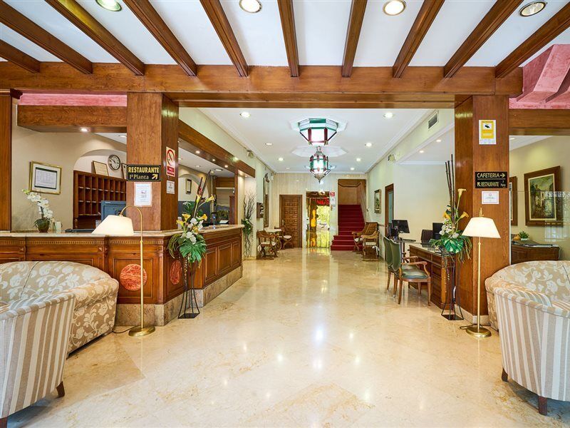 ホテル グアダルペ グラナダ エクステリア 写真